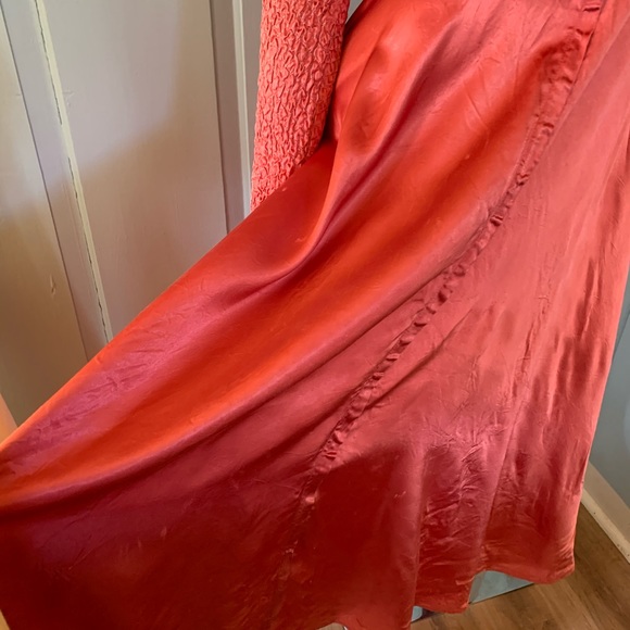 Sold๐Vintage 1930s Zip Front Satin Quilted Dress - Picture 14 of 16